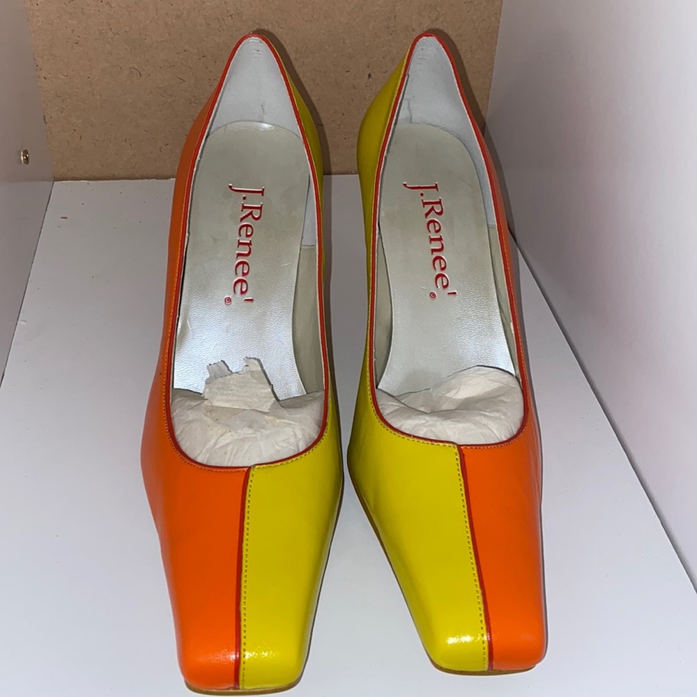 NWT J.Renee Cache leather heels